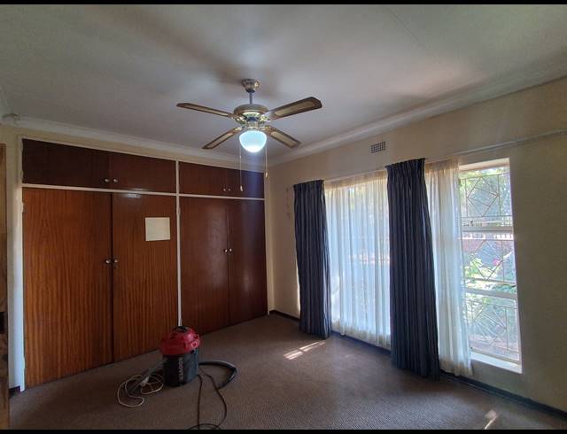 3 BEDROOM FREESTANDING FOR SALE IN STILFONTEIN EXT 4